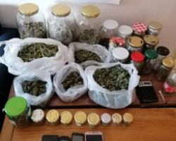 Συνελήφθησαν 3 άτομα σε ξεχωριστές περιπτώσεις σε περιοχή της Θεσσαλονίκης για παράβαση της νομοθεσίας περί ναρκωτικών