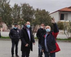 Επίσκεψη Λάκη Βασιλειάδη σε εργατικές κατοικίες στην Αριδαία