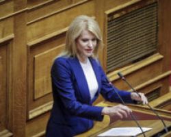 Θεοδώρα Τζάκρη: «Αθέμιτη και ανήθικη πρακτική η οριζόντια διακοπή παραλαβής της ποικιλίας Katerina από τη βιομηχανία κομπόστας»