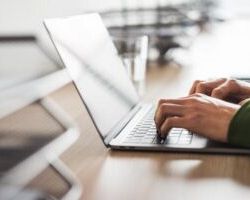 Επιδότηση e-shop: Πρεμιέρα σήμερα για τη πλατφόρμα «e λιανικό»- Αιτήσεις μέχρι 24 Μαρτίου