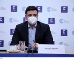 Κικίλιας: Δεν αναστέλλονται οι εμβολιασμοί με AstraZeneca – Όποιος έχει ραντεβού, να πάει