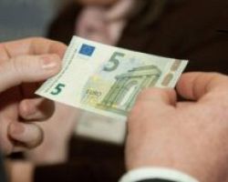ΤτΕ: Ανταλλαγή παλιών 5ευρων και 10ευρων με καινούργια