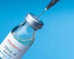 Moderna: 93% αποτελεσματικότητα στους 4 με 6 μήνες μετά τη β’ δόση