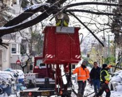 Δήμος Αθηναίων: Χωρίς χιόνια το κεντρικό και περιφερειακό οδικό δίκτυο -Επιχειρούν 57 συνεργεία