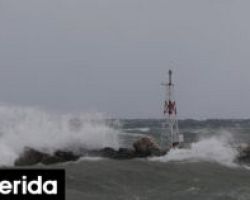 Κακοκαιρία: Σε ισχύ, έως τις 18:00, το απαγορευτικό απόπλου από Πειραιά, Ραφήνα και Λαύριο