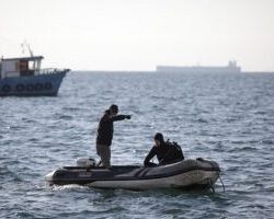 Χειροπέδες σε διακινητές μεταναστών στην Κάρυστο