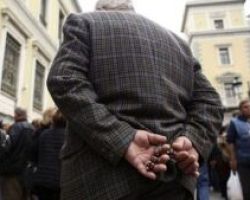 Συντάξεις: Ποιοι μπορούν να βγουν στη σύνταξη πριν τα 62