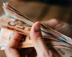Ξεκινά σήμερα η καταβολή των συντάξεων – Όλες οι πληρωμές μέχρι και 30 Αυγούστου