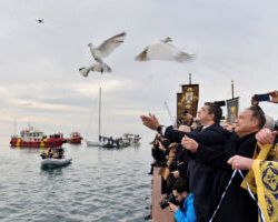 Tελετή αγιασμού των υδάτων στο Λιμάνι της Θεσσαλονίκης