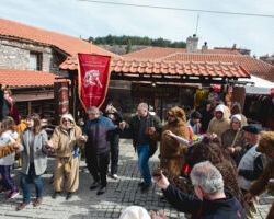 Κουδουνίσματα και Πομπή Κωδωνοφόρων …  Με τις «Αρκούδες» στον Παραδοσιακό Οικισμό του Αγίου Αθανασίου