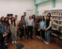 Η βιβλιοθήκη του 2ου Γυμνασίου Έδεσσας φιλοξένησε τον ποιητή Θοδωρή Σαρηγκιόλη