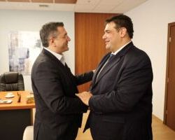 Συνάντηση του Περιφερειάρχη Α. Τζιτζικώστα με τον Υπουργό Εσωτερικών Θ. Λιβάνιο και τον ΥΜΑΘ Κ. Γκιουλέκα