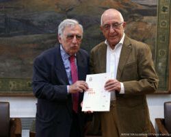 Επίδοση της Ετήσιας Έκθεσης Δραστηριοτήτων της Αρχής Προστασίας Δεδομένων στον Πρόεδρο της Βουλής των Ελλήνων