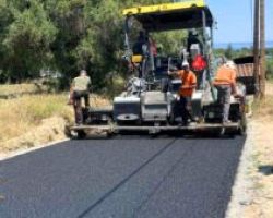 Ασφαλτοστρώσεις στην περιοχή Πευκοχωρίου Γλαροκάβου από τον Δήμο Κασσάνδρας