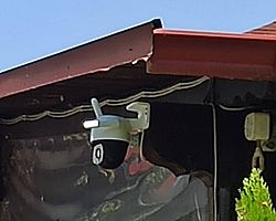 «Ομάδα Ελευθέρων Πολιτών του Νομού Πέλλας»: Κάμερες καταγράφουν παράνομα ηλικιωμένους νέους και ανήλικα παιδιά σε ιδιωτικές στιγμές στα παγκάκια του Λουδία;