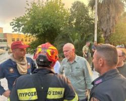 Ο Γιώργος Α. Παπανδρέου πραγματοποίησε περιοδεία στις καταστροφικές πυρκαγιές στην Αχαΐα.