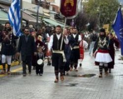 Λάκης Βασιλειάδης από Αριδαία: «Χρόνια Πολλά Αριδαία, Χρόνια Πολλά Αλμωπία! Τιμούμε τους αγωνιστές και τη μνήμη των προγόνων μας!»