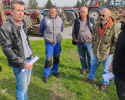 ΣΤΟ ΠΛΕΥΡΟ ΤΩΝ ΑΓΡΟΤΟΚΤΗΝΟΤΡΟΦΩΝ Η ΕΝΩΣΗ ΝΟΣΟΚΟΜΕΙΑΚΩΝ ΙΑΤΡΩΝ ΠΕΛΛΑΣ