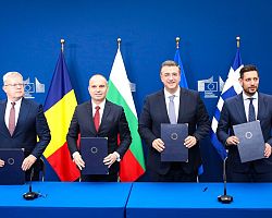 Υπογράφηκε το σύμφωνο συνεργασίας για την κατασκευή του σιδηροδρομικού και οδικού άξονα Ελλάδας-Βουλγαρίας-Ρουμανίας