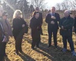 Μετά την επίσκεψη της Μενδώνη ο Δήμος Πέλλας υποβαθμίζει τον πολιτισμό     Ένα  πολιτικό λάθος με πολλά ερωτήματα