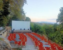 Αυτό το καλοκαίρι δίνουμε ραντεβού στο πιο όμορφο θερινό σινεμά της Ελλάδας!