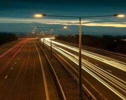 Εργασίες συντήρησης οδοφωτισμού στην Ενωτική Οδό Σίνδου από την Περιφέρεια Κεντρικής Μακεδονίας
