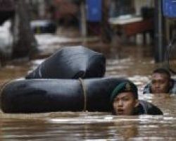 Ινδονησία: Τουλάχιστον 26 νεκροί από πλημμύρες και κατολισθήσεις στην Ιάβα