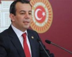 Τούρκος βουλευτής: Θα πάω στα νησιά, θα υψώσω την τουρκική σημαία και την ελληνική θα τους τη στείλω πίσω με κούριερ