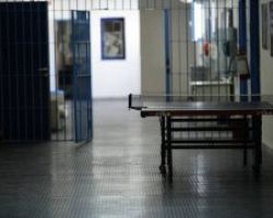 Δύο κρατούμενοι το «έσκασαν» από τις αγροτικές φυλακές Κασσάνδρας και αναζητούνται