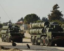 Η Τουρκία αγόρασε πυραύλους S-400 από τη Ρωσία – Ανησυχία στις ΗΠΑ.