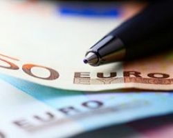 Νέες κατηγορίες εργαζομένων θα λάβουν το επίδομα των 800 ευρώ