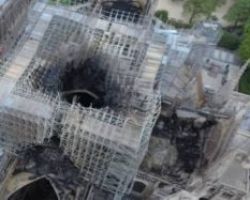 Παναγία των Παρισίων: Drone αποτυπώνει το μέγεθος της καταστροφής (VIDEO)