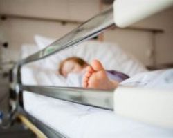 Νέο ιατρικό ανακοινωθέν: Αποσωληνώθηκε η 8χρονη που χτυπήθηκε από αδέσποτη σφαίρα