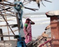 Ινδία: Ο κυκλώνας Φάνι κατευθύνεται προς την Καλκούτα – Στους 8 οι νεκροί