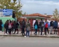 Κατάληψη στα ΕΠΑΛ Γιαννιτσών – Αντιδρούν στην έλευση προσφύγων και μεταναστών