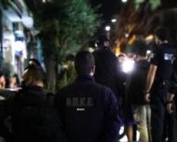 Πρόστιμα και συλλήψεις σε κορονοπάρτι στη Θεσσαλονίκη