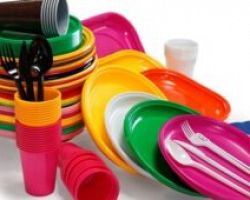 Πλαστικά μιας χρήσης: Ποια προϊόντα καταργούνται από τις 3 Ιουλίου