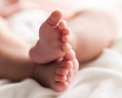 Tραγωδία στο Λουτράκι: Μωρό μεταφέρθηκε νεκρό στο Κέντρο Υγείας