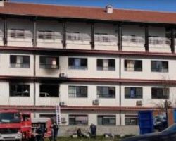 Φωτιά στο νοσοκομείο Παπανικολάου: «Είναι σαν να έπεσε βόμβα», λέει διευθυντής της κλινικής Covid