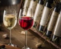 Ο κλάδος του κρασιού στη Γαλλία ανοίγει ξανά την εργαλειοθήκη διαχείρισης των πλεονασμάτων