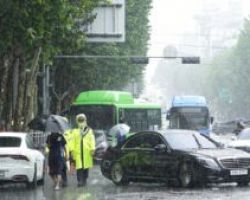 Σφοδρή κακοκαιρία στη Νότια Κορέα: Βροχόπτωση-ρεκόρ στοίχισε τη ζωή σε επτά άτομα