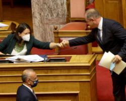 Συνάντηση Σταμενίτη – Κεραμέως για την προμήθεια ηλεκτρονικού υλικού στα σχολεία  Α/θμιας και Β/θμιας