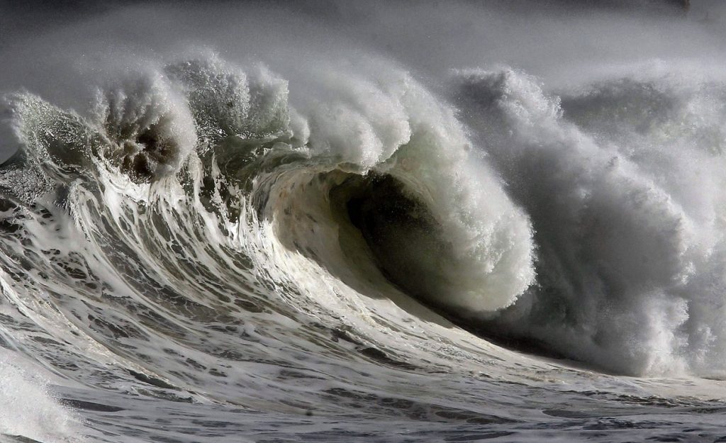 Γιβραλτάρ: Ανανεώσιμη ενέργεια από τα κύματα της θάλασσας