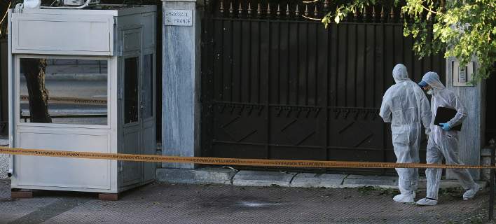 Τρομοκρατική επίθεση στην πρεσβεία της Γαλλίας: Τι βλέπουν οι Αρχές πίσω από το χτύπημα