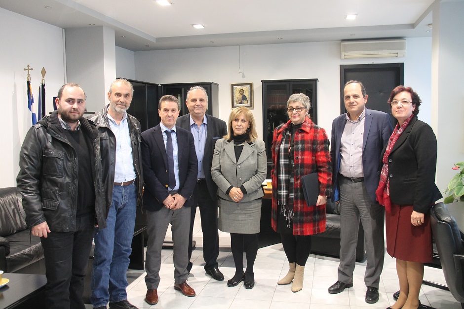 Ο ΔΗΜΑΡΧΟΣ ΑΛΜΩΠΙΑΣ κ. ΔΗΜΗΤΡΗΣ ΜΠΙΝΟΣ ΑΝΕΔΕΙΞΕ ΜΙΑ ΣΕΙΡΑ ΖΗΤΗΜΑΤΩΝ ΣΤΗΝ ΑΝ. ΑΝΤΙΠΕΡΙΦΕΡΕΙΑΡΧΗ ΠΕΛΛΑΣ κ. ΑΘΗΝΑ ΑΗΔΟΝΑ