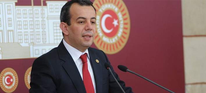 Τούρκος βουλευτής: Θα πάω στα νησιά, θα υψώσω την τουρκική σημαία και την ελληνική θα τους τη στείλω πίσω με κούριερ