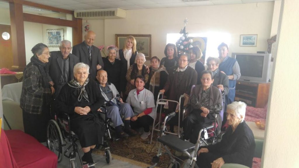 Επισκέψεις της Θεοδώρας Τζάκρη στο Γηροκομείο της Έδεσσας και στο Ορφανοτροφείο Γιαννιτσών