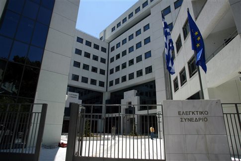 Στον αέρα χιλιάδες συμβασιούχοι, τι θα γίνει με τα δεδουλευμένα