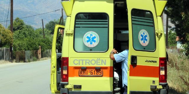 Θεσσαλονίκη: Ανετράπη ασθενοφόρο που μετέφερε ασθενή
