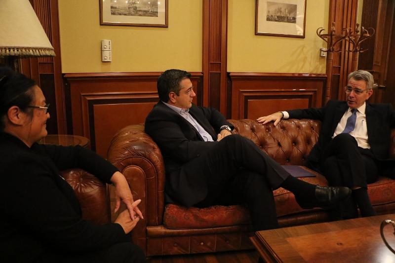 Συνάντηση του Απόστολου Τζιτζικώστα με τον Πρέσβη των ΗΠΑ στην Ελλάδα